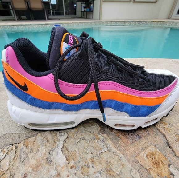 Nike Air Max 95 Mens Running Shoes CW6990-100 Size 9 - Picture 3 of 10